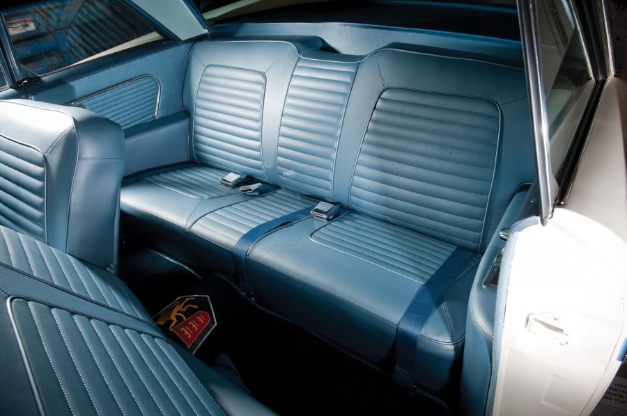 Интерьер Chrysler Windsor Hardtop Сoupe (L 512) 1959 года  (фото 15 из 19)